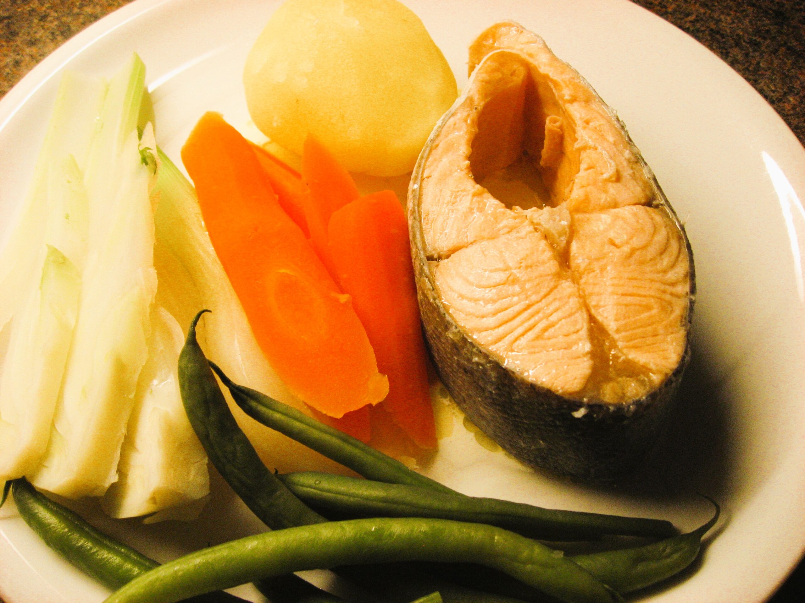 Dampet ørret med fennikel, bønner og gulrot