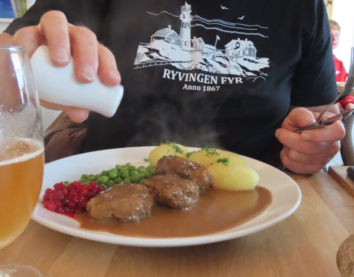 Karbonademiddag med base- og syredannende ingredienser